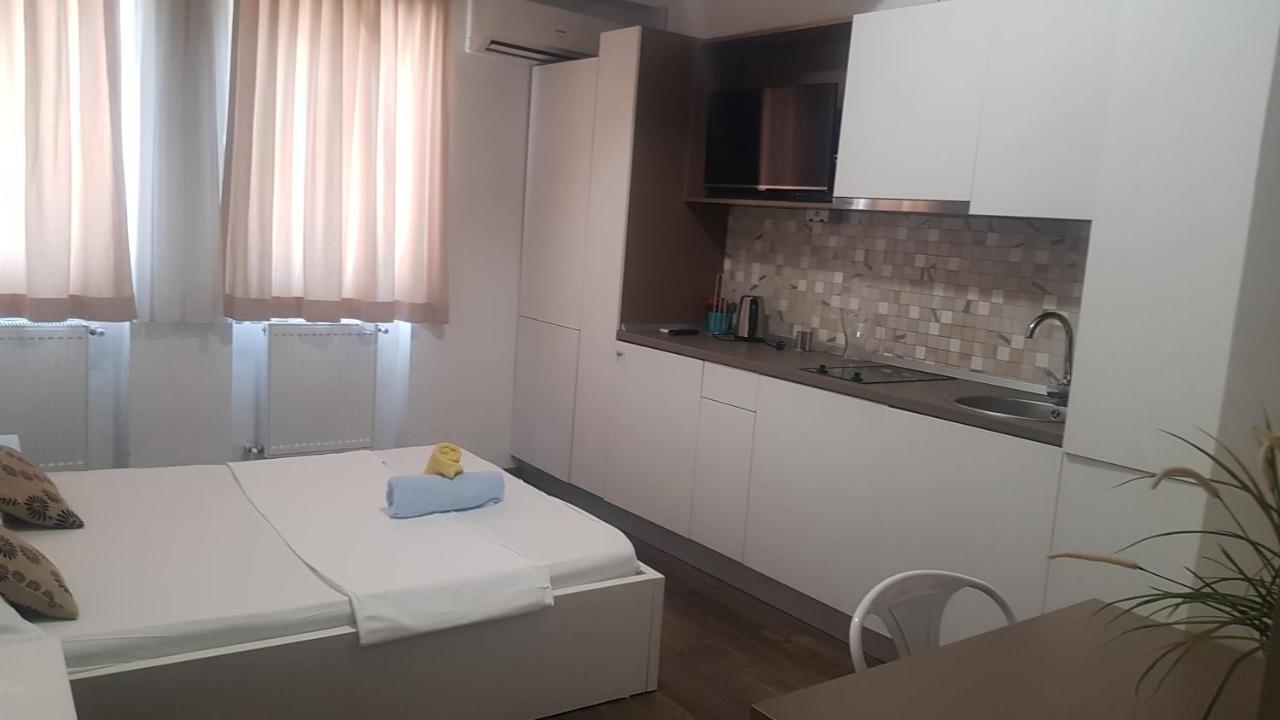 Grand Central Accommodation - Smardan Bukarest Eksteriør billede