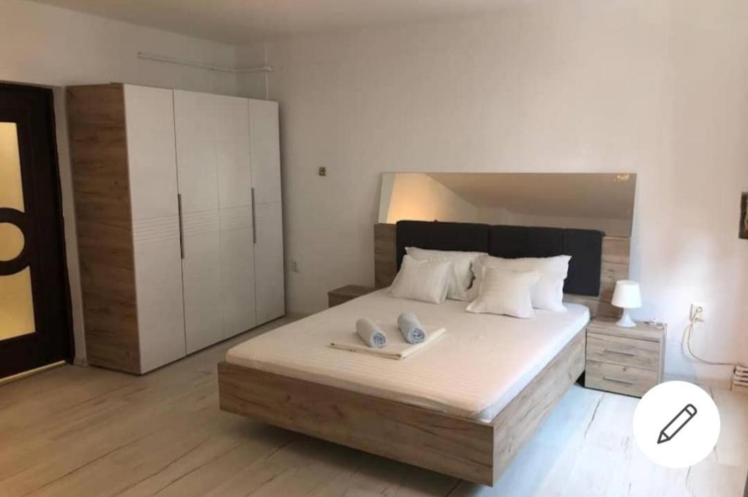 Grand Central Accommodation - Smardan Bukarest Eksteriør billede