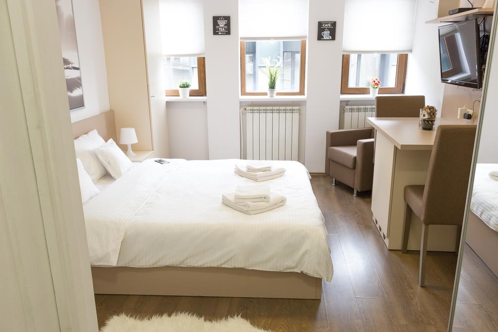 Grand Central Accommodation - Smardan Bukarest Eksteriør billede