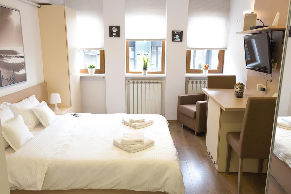 Grand Central Accommodation - Smardan Bukarest Eksteriør billede