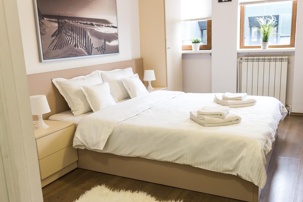 Grand Central Accommodation - Smardan Bukarest Eksteriør billede